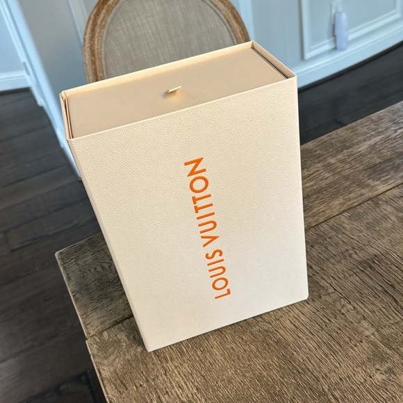 NWOT LOUIS VUITTON FOLDABLE BOX - Picture 11 of 17